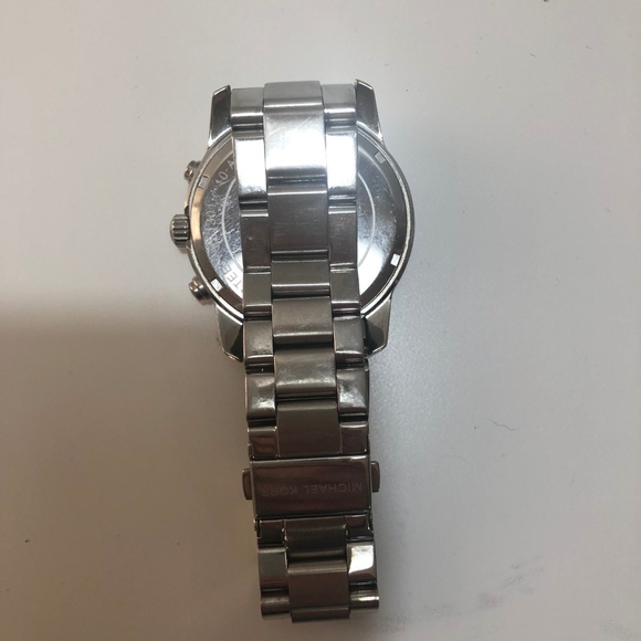 Michael Kors Silver Watch - Picture 4 of 4